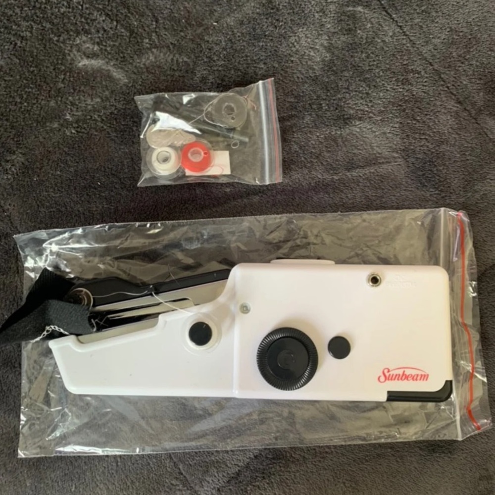 Handheld Sewing Machine - Picture 7 of 7